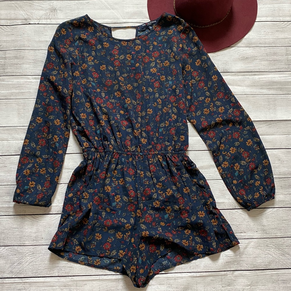 Long sleeved romper 🍓